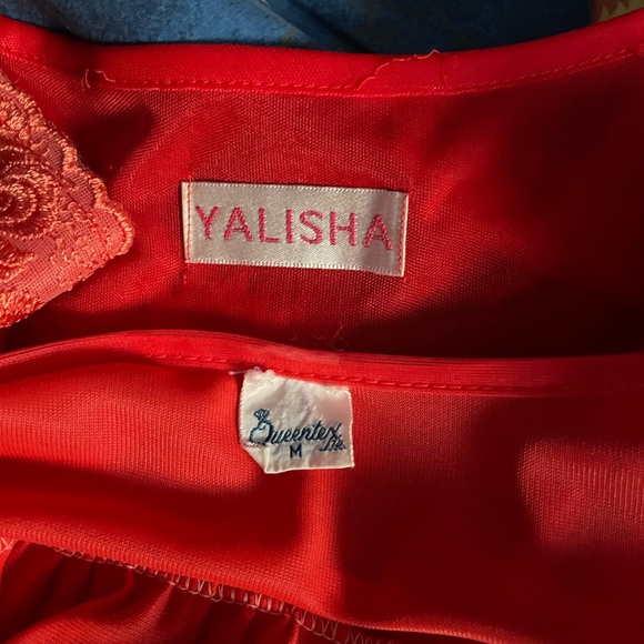 Authentic Vintage red nightwear set - Picture 10 of 11